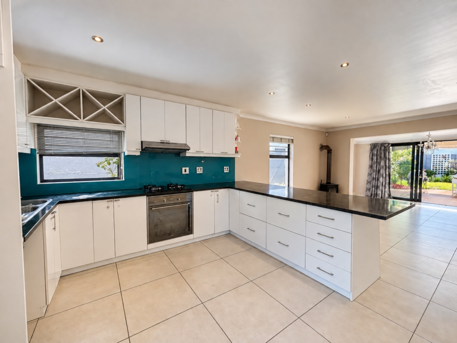 To Let 2 Bedroom Property for Rent in Diep River Western Cape